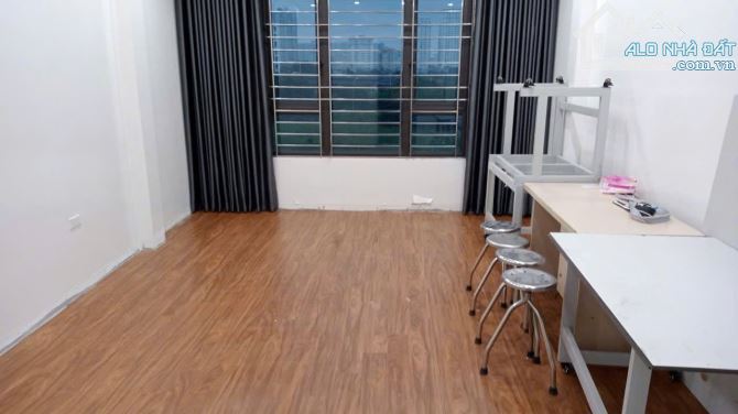 Cho thuê nhà Trần Kim Xuyến 36 triệu (tháng) có thương lượng. Nhà 6 tầng, sàn 65m2 - 2