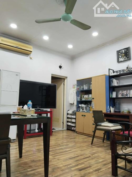 BÁN NHÀ MẶT PHỐ BÀ TRIỆU,DT 200 M, MT 5,8M. Giá 120TỶ. - 2