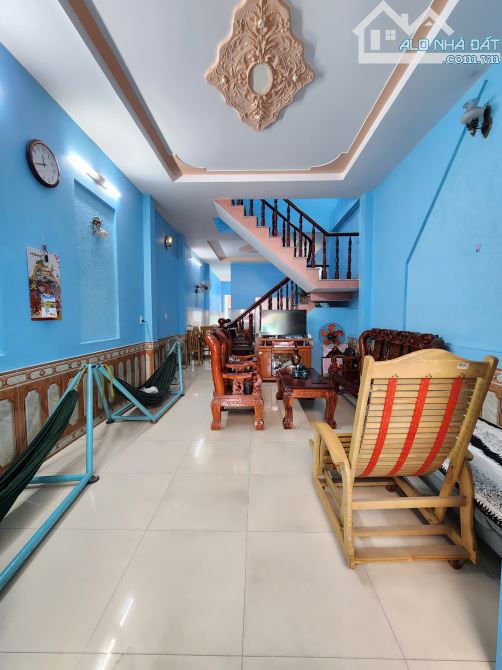 5Tỷ200__120m2__gần Bệnh Viện Dĩ An__Bán Nhà Lầu mặt tiền chợ Chang Tai, KDC Đông An - 2