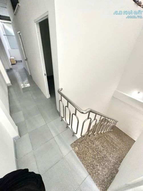 Bán nhà 2 tầng hẻm 538 Đoàn Văn Bơ, lộc nở hậu, KQH, giá 5.5 tỷ - 2