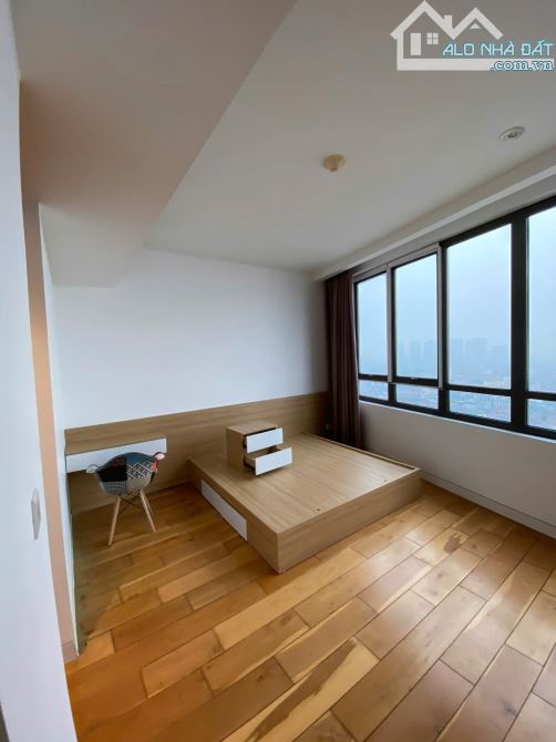 Bán căn 3PN - 2WC 131m2 dự án Indochina Plaza, 239 Xuân Thủy, view thoáng,full nt cao cấp. - 2