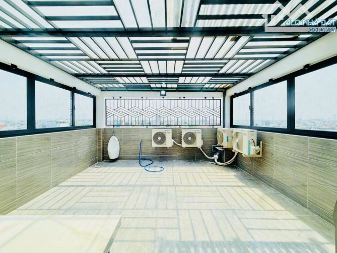 Bán nhà mặt tiền Gò Vấp, 9 phòng ngủ, thang máy, gần công viên Làng Hoa, 17 tỷ hơn - 2