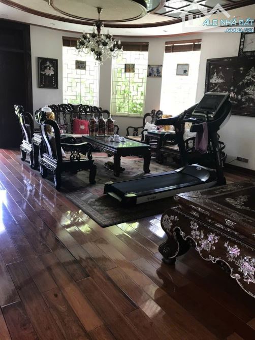 Chính chủ bán biệt thự 269 m2 căn góc mặt tiền 29m Làng Việt Kiều Châu Âu giá: TT - 2