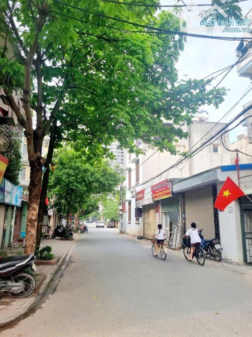 BÁN ĐẤT PHỐ THÀNH TRUNG-TRÂU QUỲ-2 Ô TÔ- MẶT TIỀN 4.8M-KINH DOANH BUÔN BÁN, NHỈNH 4 TỶ - 2