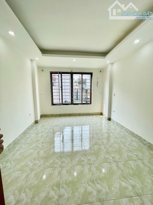 ĐA SỸ - HÀ ĐÔNG - NHÀ CÒN NHƯ MỚI - DT 35m2 - 70M RA Ô TÔ - NGÕ XE 3 GÁC - 2