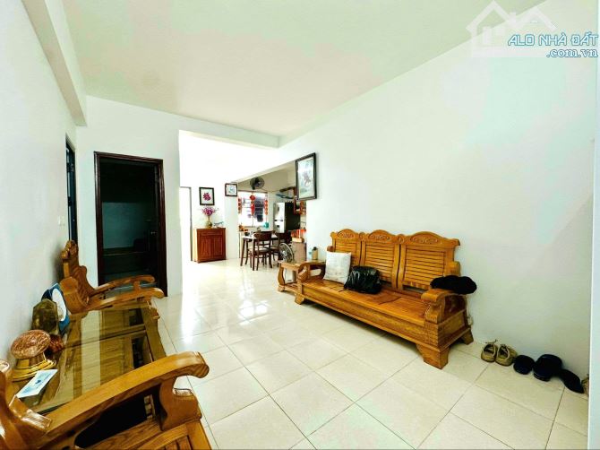 Giá Tốt. Cần Bán Chung Cư Nguyễn Văn Cừ, Long Biên 72m2, chỉ 4,76 tỷ - 2