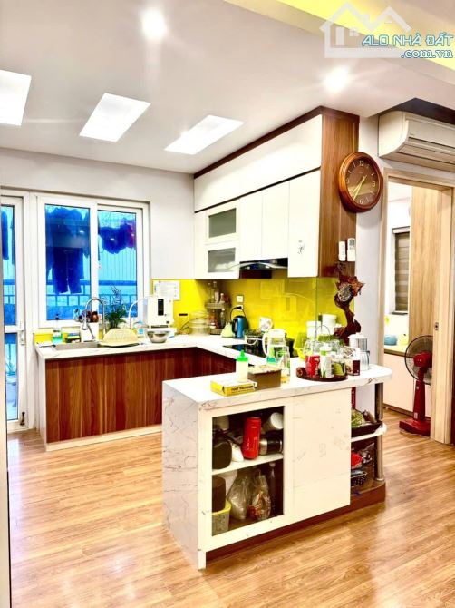 Cần Bán Chung Cư One 18 Ngọc Lâm, Long Biên 70m2, chỉ 4,45 tỷ - 2