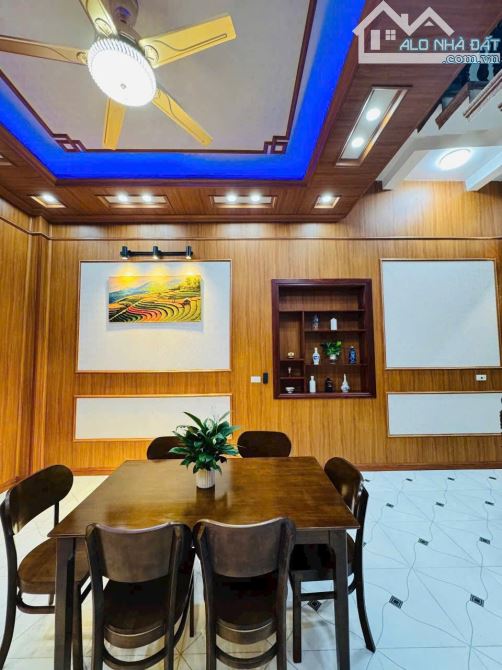 Bán nhà 3 tầng ngõ phố Tuệ Tĩnh, phường Bình Hàn, TP HD, 62.6m2, mt 4.7m, 3 ngủ, 4vs - 2