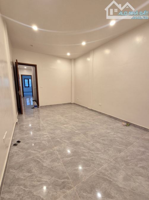 Nhà đẹp ở luôn Nguyễn Trãi Thanh Xuân. Sổ 63m, 6 tầng MT4m Giá 16 tỷ Ngõ ô tô tránh - 3