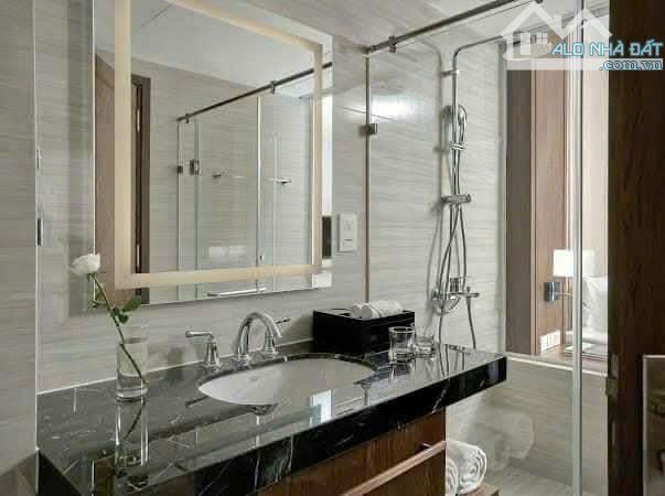 26,688 TỶ: BÁN KHÁCH SẠN MẶT TIỀN HỒ NGHINH ĐÀ NẴNG - 100TR/th: 6 x20m - 6 TẦNG 18 PHÒNG - 2