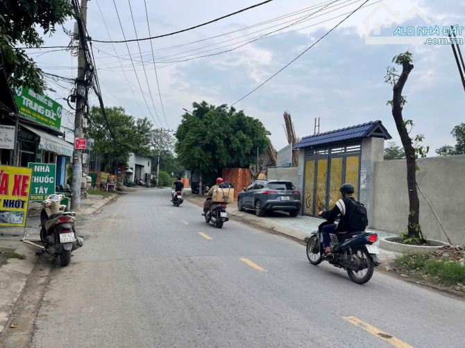 MẶT TIỀN KINH DOANH 308m2 (10x30m), Đường Trần Văn Mười, gần tiểu học Tây Bắc Lân, 2 tỷ050 - 3
