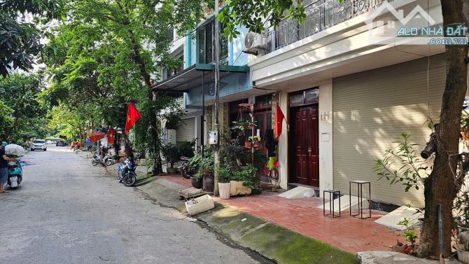 Bán Nhà Đẹp 50m2- 5T- Đất Dịch Vụ Văn La- KĐT Văn Phú- đường 2 ô tô tránh- Nhỉnh 15 tỷ - 3