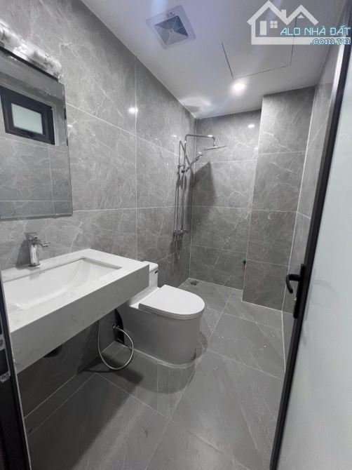 Nhà phố Ngọc Trì 41m x 6 tầng ngõ nông- ô tô vào nhà - 3