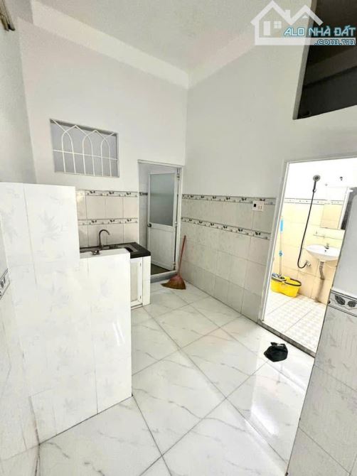 Bán nhà 2 tầng hẻm 538 Đoàn Văn Bơ, lộc nở hậu, KQH, giá 5.5 tỷ - 3