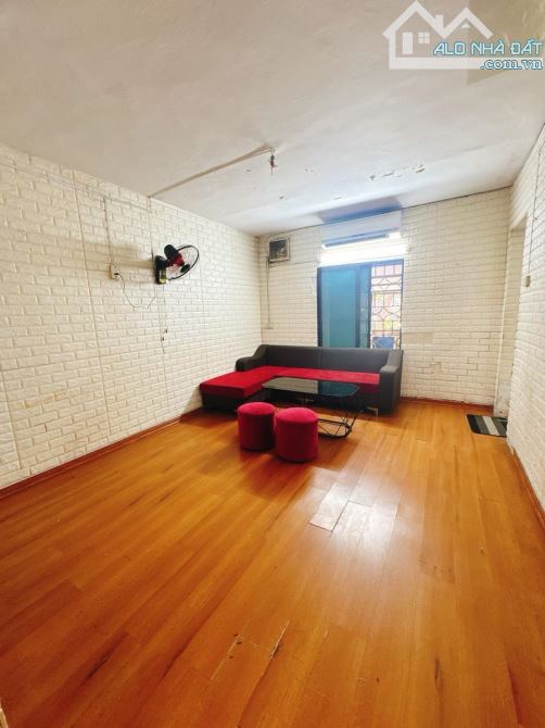 Bán căn tập thể Thành Công - tầng 2 - 90m2 - 3 ngủ về ở ngay - 3