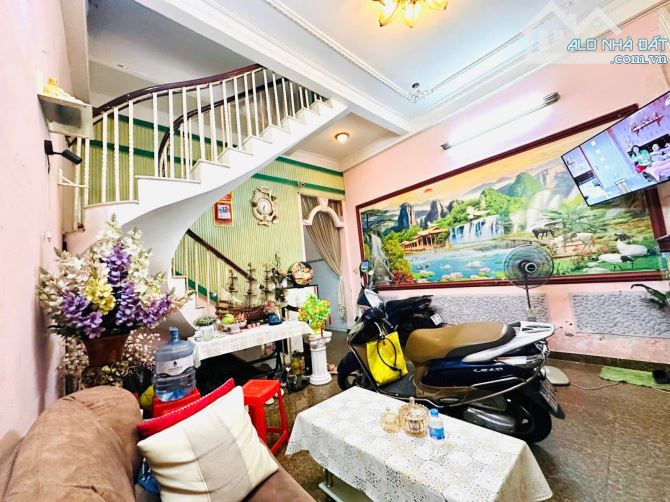 BÁN NHÀ HẺM XE HƠI HOÀNG SA, QUẬN 3 NGANG 4.5M 110M2 ĐÚC 3TẦNG 9PN GIÁ CHỈ 12.2 TỶ - 3