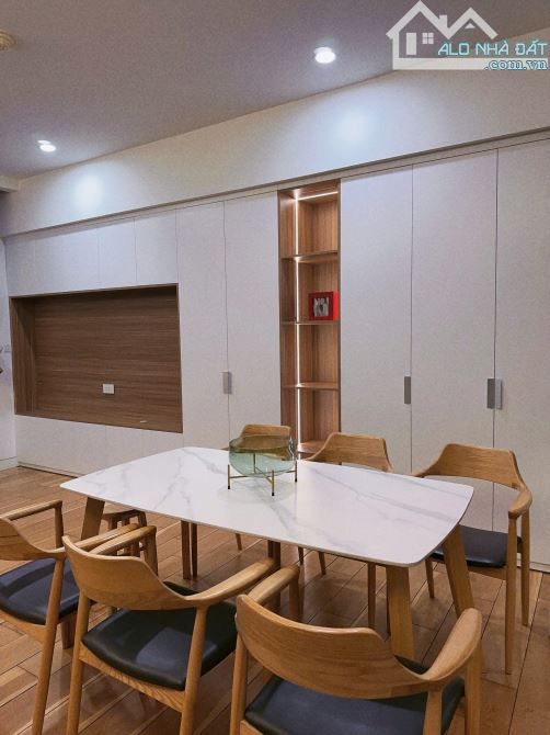 Bán căn 3PN - 2WC 131m2 dự án Indochina Plaza, 239 Xuân Thủy, view thoáng,full nt cao cấp. - 3