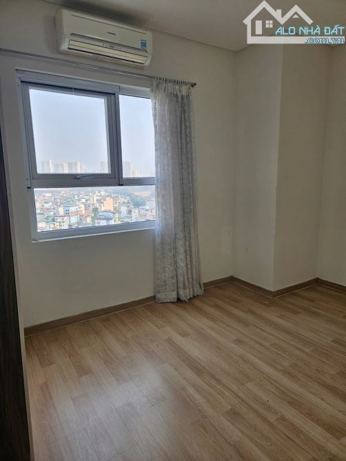 Bán căn 3 ngủ 128m2 nội thất cơ bản đẹp, Đông Nam tại Golden Palace Mễ Trì - 3
