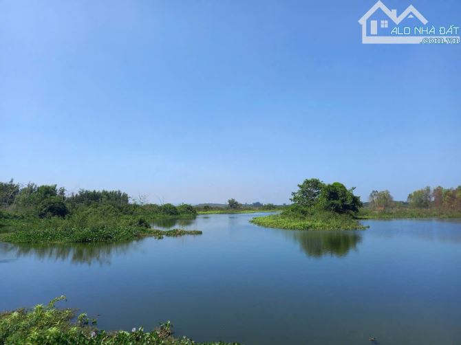 Bán 3660 m2 view hồ 3 tháng 2 góc 2Mt bám đường 130m - Hố Nai 3 .Trảng Bom - 3
