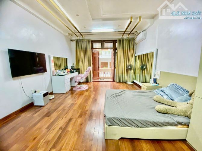 Bán nhà dân xây khu phân lô Ngô Gia Tự - Văn Cao . DT 73m2 x 4T. Oto đỗ cửa - vào nhà - 3