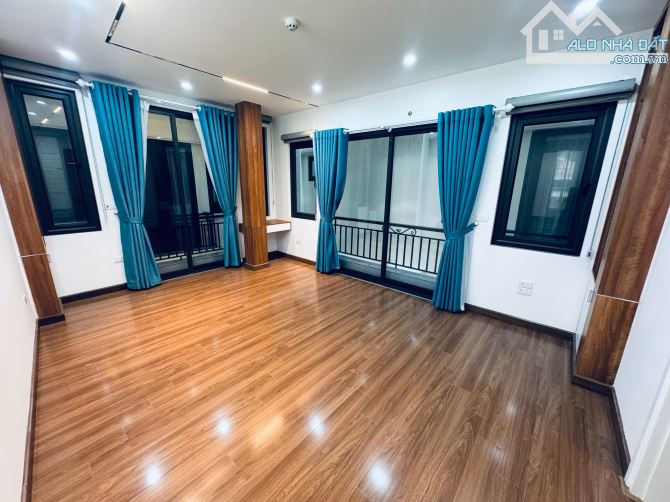 Bán nhà Phố Lạc Long Quân Dt 40m2 x 6 Tầng Thang Máy - 3