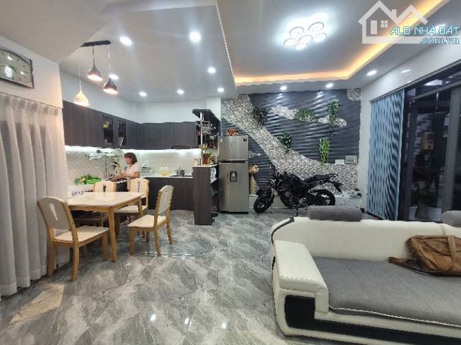 Bán Nhà Đường Hoàng Hoa thám P12 Tân Bình Ngang 8m dài 17m giá 8,7 tỷ - 3