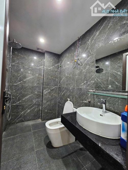 BÁN LIỀN KỀ NGUYỄN VĂN LỘC MỘ LAO, Ô CHỜ THANG MÁY, KINH DOANH, DT:77M2, GIÁ 22,3 TỶ - 4