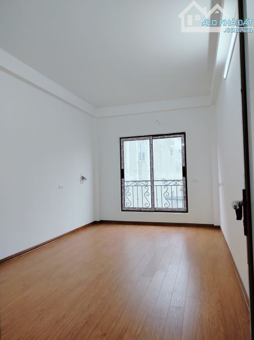 Bán nhà mặt ngõ thông, kinh doanh, ô tô tránh chỉ 6 tỷ - 4