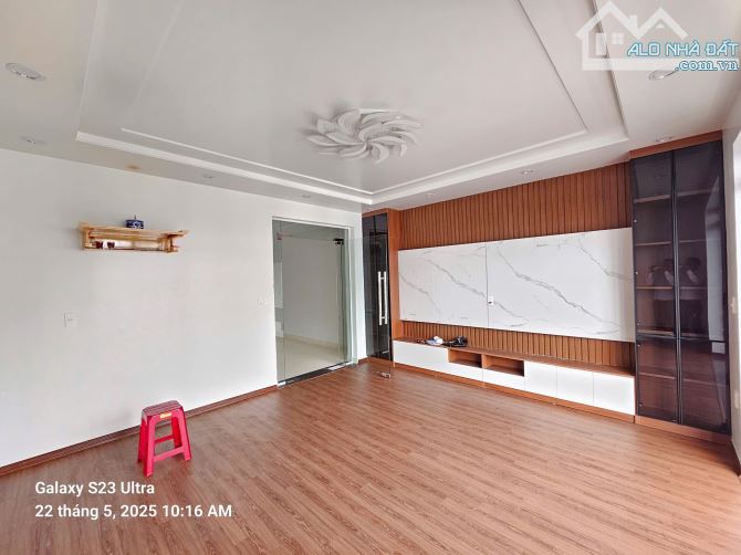 Bán nhà 4 tầng x 75m khu Bạch Đằng Luxury. Giá 11,5  tỷ - 4