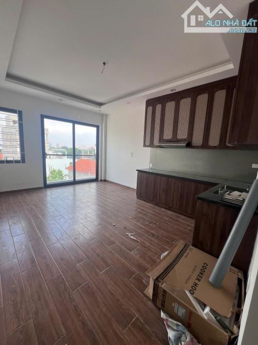 Nhà phố Ngọc Trì 41m x 6 tầng ngõ nông- ô tô vào nhà - 4