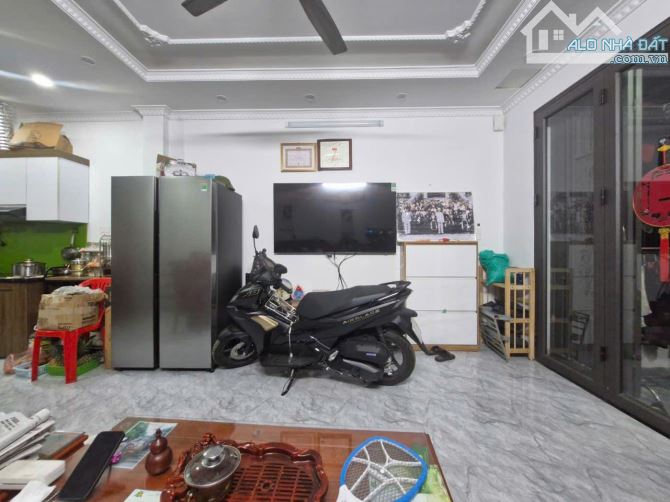 BÁN GẤP NHÀ ĐẸP GẦN KĐT ĐÔ NGHĨA🔥5 TẦNG- 50M2🔥GIÁ CHỈ 5,3 TỶ🔥Ô TÔ 5 CHỖ ĐỖ CỬA - 4