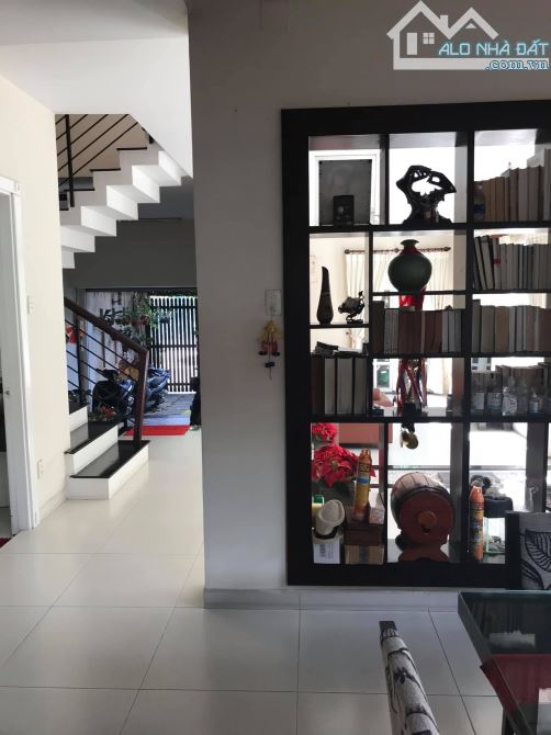 Biệt Thự MT Đường 19A, Khu Tên Lửa, 10x19 , 1 Trệt 1 Lầu , Gía 24 Tỷ , Lh : Kim Hữu - 4
