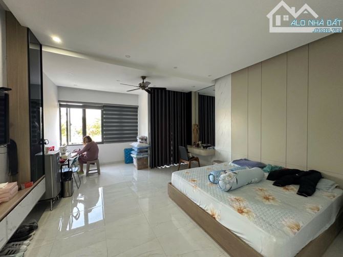 VỊ TRÍ KIM CƯƠNG VIEW BIỂN MT HOÀNG SA NHÀ 3 TẦNG 1 TUM - 4