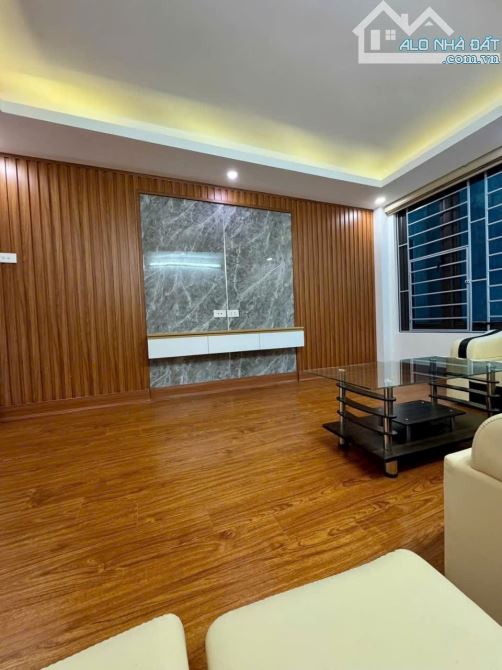 CẦN BÁN NHÀ MỚI ĐẸP KIM GIANG SÁT KĐT LINH ĐÀM.-  ÔTÔ TRÁNH 30M - NGÕ THÔNG - 4