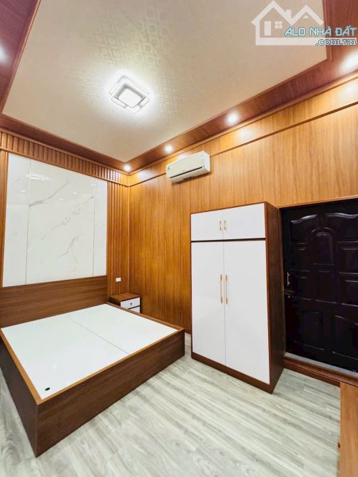 Bán nhà 3 tầng ngõ phố Tuệ Tĩnh, phường Bình Hàn, TP HD, 62.6m2, mt 4.7m, 3 ngủ, 4vs - 4