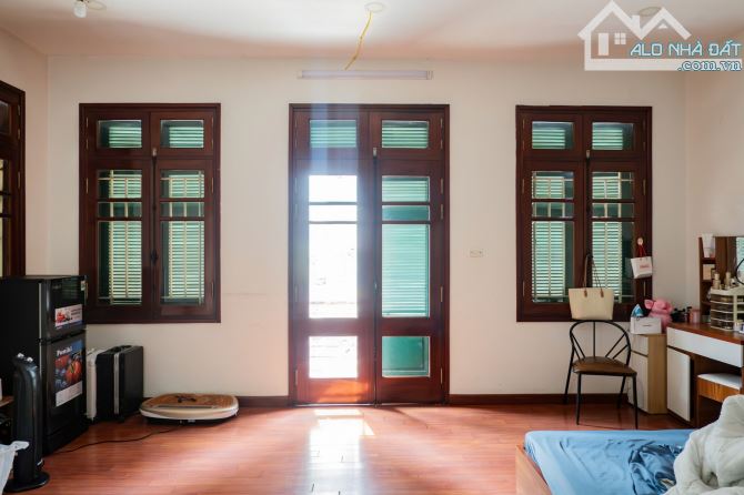 BIỆT THỰ MỸ ĐÌNH, OTO VÀO NHÀ - 185M2 GIÁ CHỈ 40 TỶ - RẺ NHẤT KHU VỰC - 6