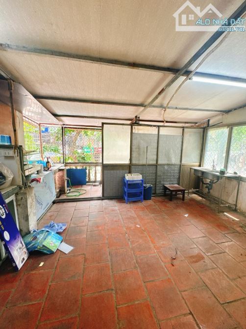 Bán căn tập thể Thành Công - tầng 2 - 90m2 - 3 ngủ về ở ngay - 5
