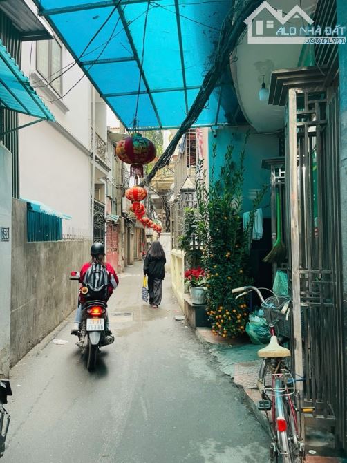 HIẾM - TRẦN THÁI TÔNG - DỊCH VỌNG - NGÕ BA GÁC TRÁNH XE MÁY - 33M - HƠN 7 TỶ - 6