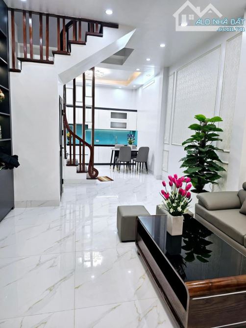 SIÊU PHẨM CẦU GIẤY - DỊCH VỌNG HẬU - NGÕ 3 GÁC - TIỆN ÍCH BẠT NGÀN - 48M - HƠN 10 TỶ - 6