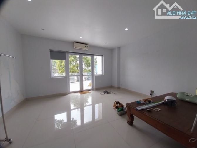Bán nhà 3 tầng 5x17 mặt tiền Lê Thị Riêng, ngay UB Quận 12 - 7
