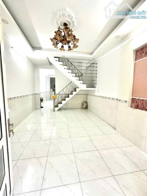 Bán nhà 2 tầng hẻm 538 Đoàn Văn Bơ, lộc nở hậu, KQH, giá 5.5 tỷ - 7