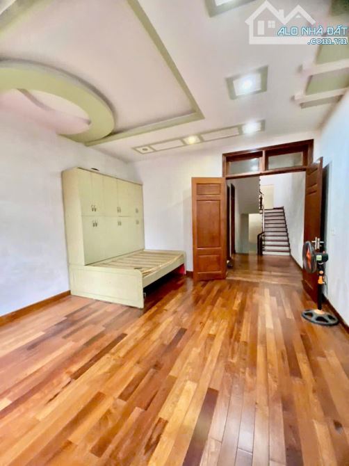 Bán nhà dân xây khu phân lô Ngô Gia Tự - Văn Cao . DT 73m2 x 4T. Oto đỗ cửa - vào nhà - 7