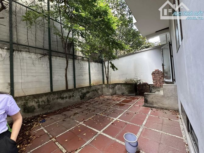 Biệt thự Tràng An Complex - Phùng Chí Kiên 89 tỷ, 226.6m2, 5 tầng, mặt tiền 8.4m. - 8