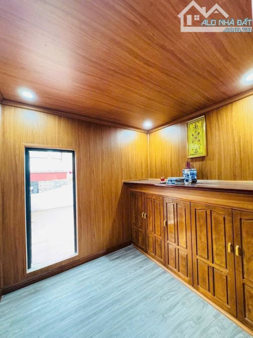 Bán nhà 3 tầng ngõ phố Tuệ Tĩnh, phường Bình Hàn, TP HD, 62.6m2, mt 4.7m, 3 ngủ, 4vs - 8