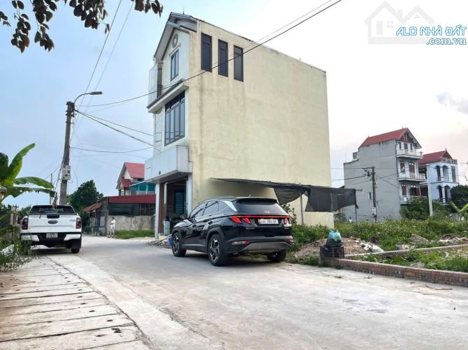 KHUÔN ĐẤT NHỎ HIẾM 46M ĐẤT ĐƯỜNG BÌA LÀNG 3 Ô TÔ TRÁNH VIEW CÔNG VIÊN TT QUANG MINH