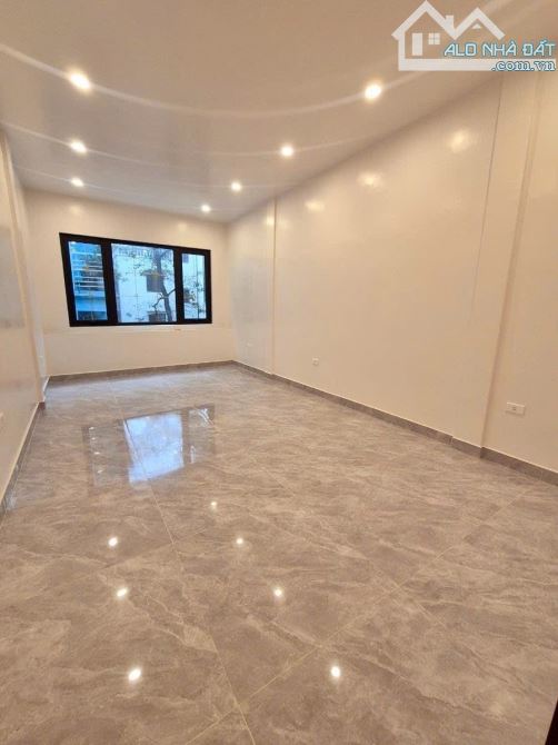 Bán nhà Nguyễn Trãi thoáng trước sau, kinh doanh, dt 70m2, 6t, mt 4m.