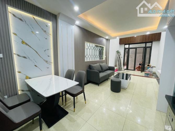 NHÀ ĐẸP MỚI XÂY - BÙI XƯƠNG TRẠCH, THANH XUÂN DT: 38m² x 5 tầng – Giá chỉ 7.5 tỷ