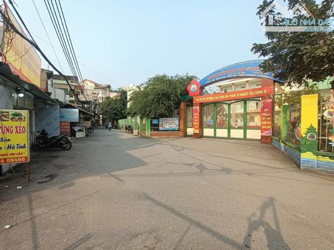 BÁN NHÀ XÓM ĐỒNG TỨ HIỆP . GẦN CHỢ . Ô TÔ VÀO NHÀ . C4.  18,8 TỶ . VỊ TRÍ ĐẸP