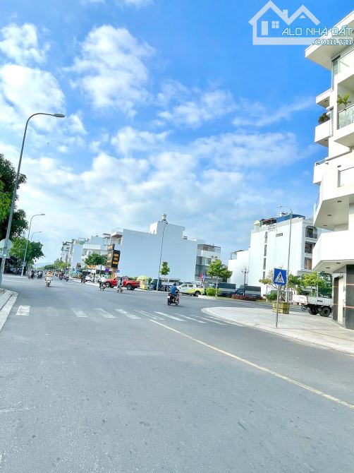 Bán lô đất mặt tiền đường Thích Quảng Đức đoạn ngay ngã 4 Đường Số 22 - KĐT VCN Phước Long