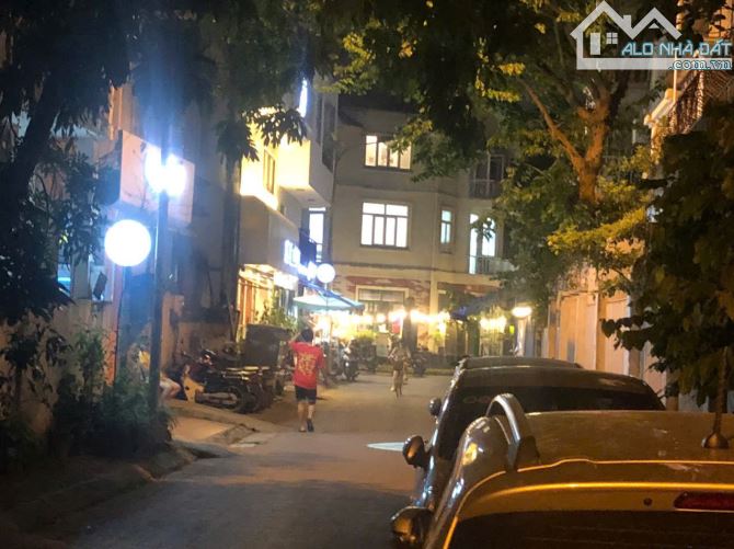 Bán nhà mặt phố Nguyễn Văn Trỗi, quận Hà Đông khu vực buôn bán nhộn nhịp, dân cư đông đúc